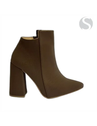Bellos Botines de Moda con Grabado